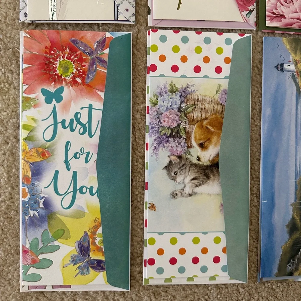 New 6 of different kind of cards with envelopes.